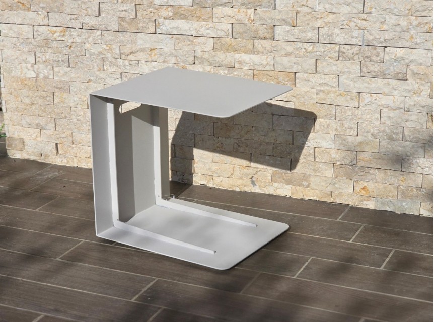 Tavolino da appoggio per esterni
