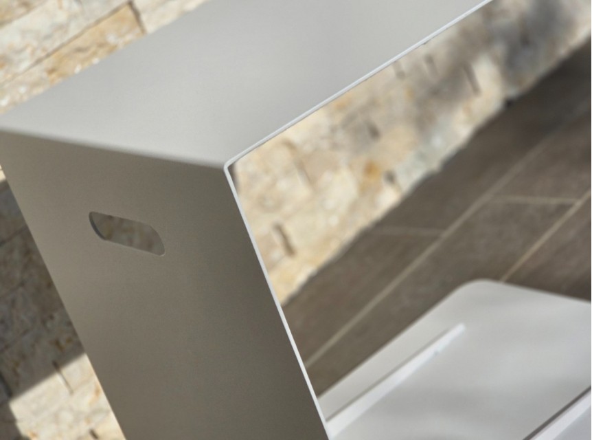 Tavolinetto basso per esterno