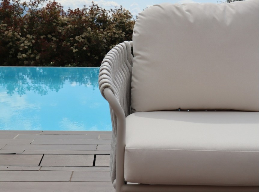 Bracciolo curvo in alluminio