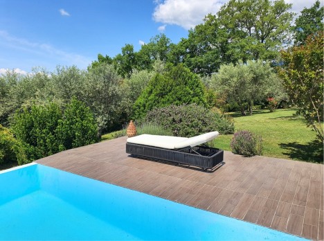 Lettino per esterno di design Elodie