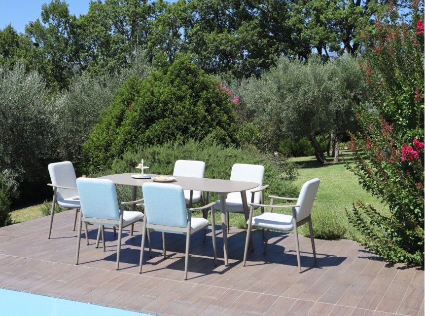 Tavolo da giardino di design