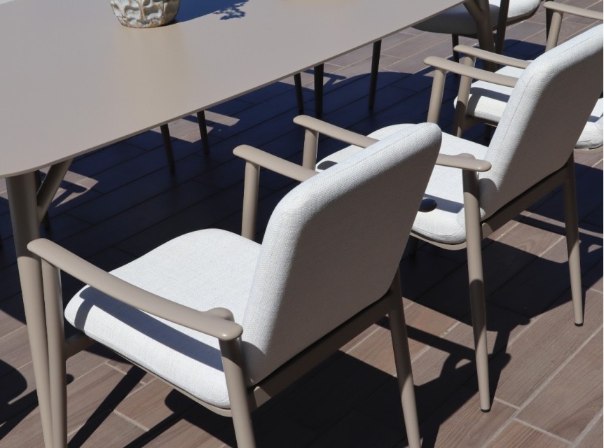 Struttura in alluminio e tessuto impermeabile