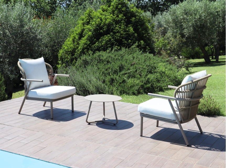 Set due poltrone e tavolino per esterno