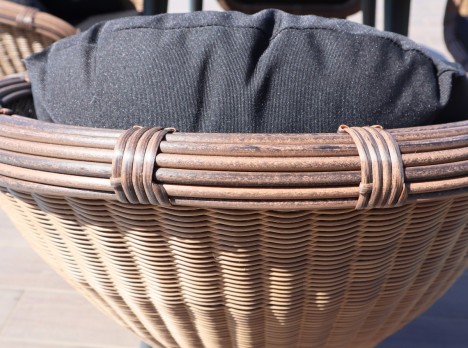 Intreccio artigianale in fibra sintetica