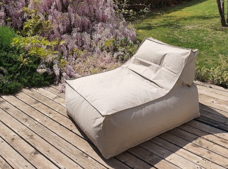 Poltrona imbottita per esterno in tessuto di qualità