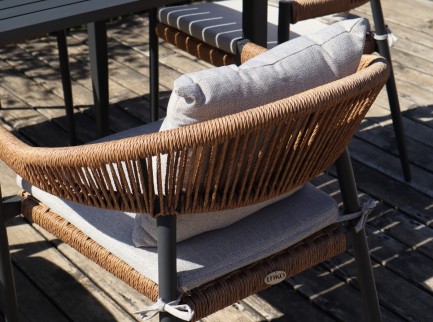 Tavolo quattro posti per esterno con poltrone 2