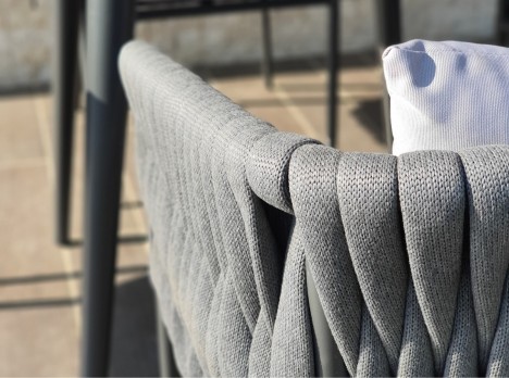 Poltrone intrecciate in corda da esterno