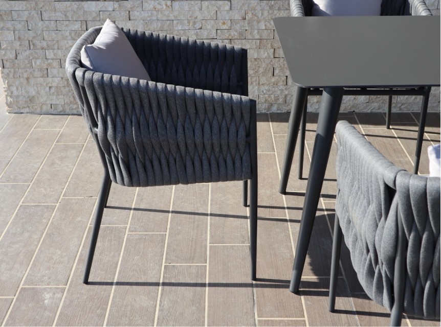 Tavolo da esterno 80x80 con poltrone