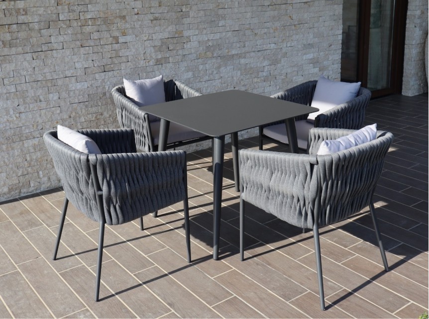 Tavolo da giardino in corda sintetica