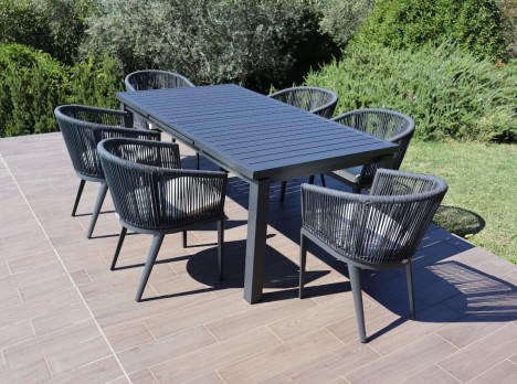 Tavolo da giardino estensibile con sistema automatico