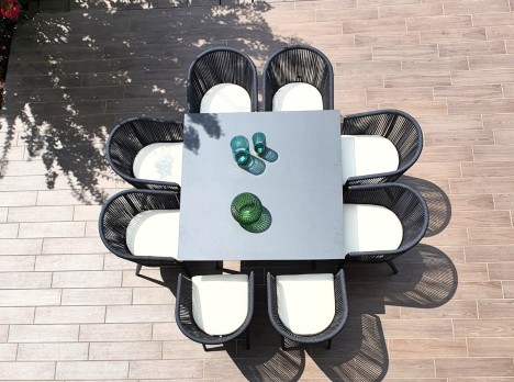 Tavolo da giardino con poltrone comode