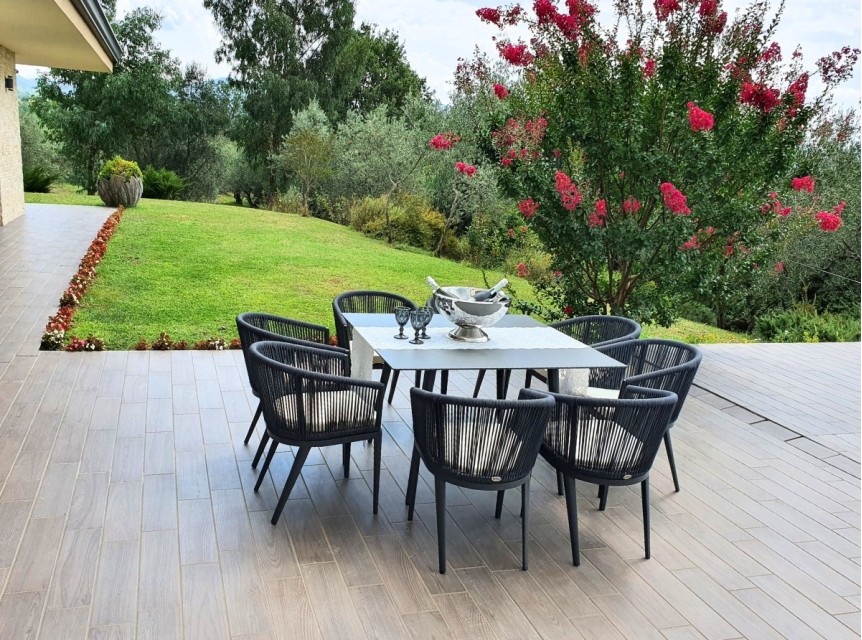 Tavolo da giardino moderno in alluminio e corda