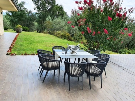 Tavolo da giardino moderno in alluminio e corda