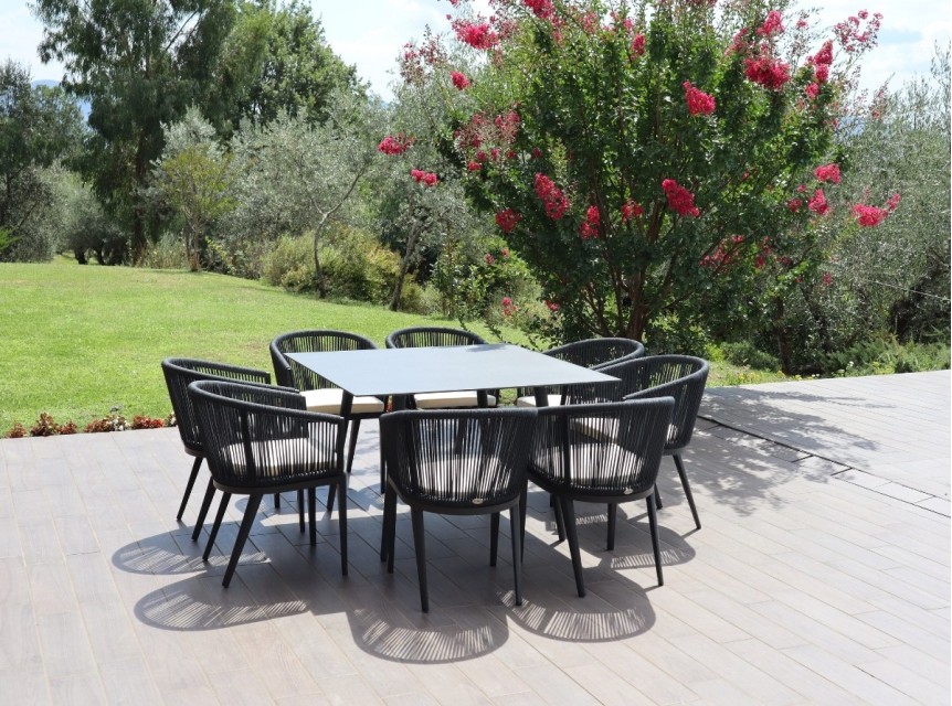 Tavolo di design otto posti per esterno