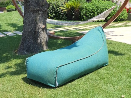 Lettino da esterno di design in tessuto idrorepellente