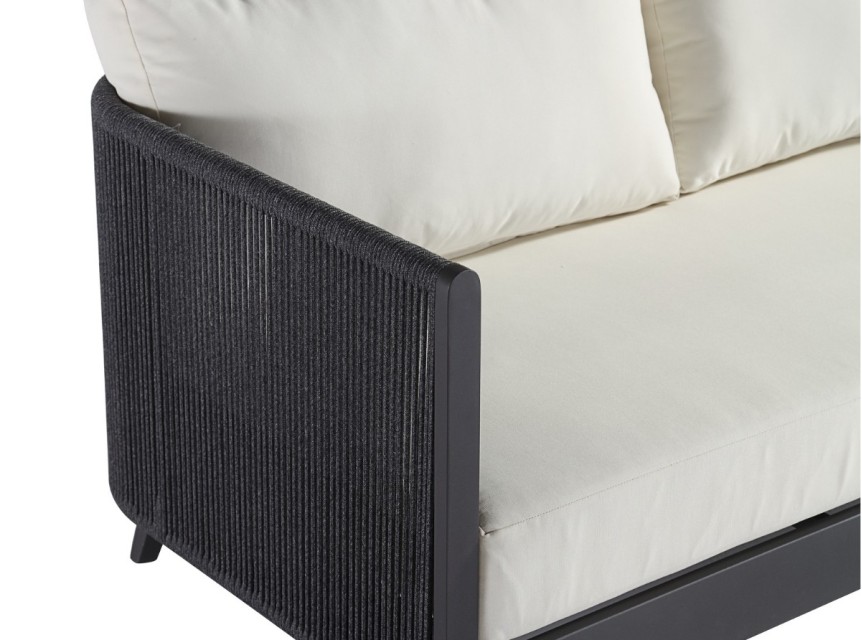 Salotto da esterno elegante per ambienti residenziali e contract