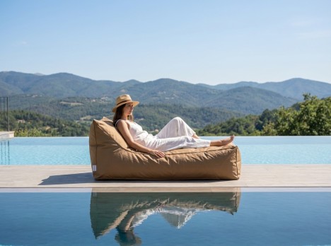 Lettino imbottito per relax in giardino o piscina