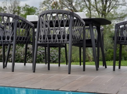 Tavolo di design per esterno otto posti 2