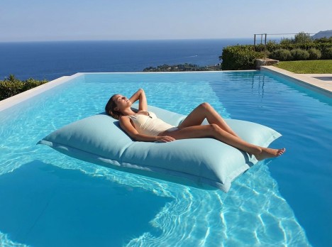 Cuscinone galleggiante in tessuto morbido