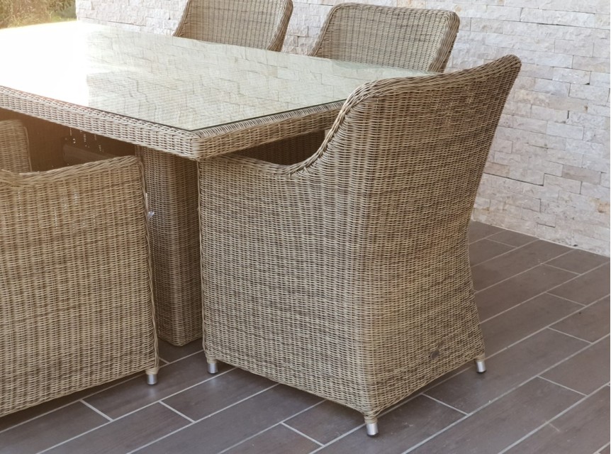 Tavolo da giardino in stile classico con poltrone