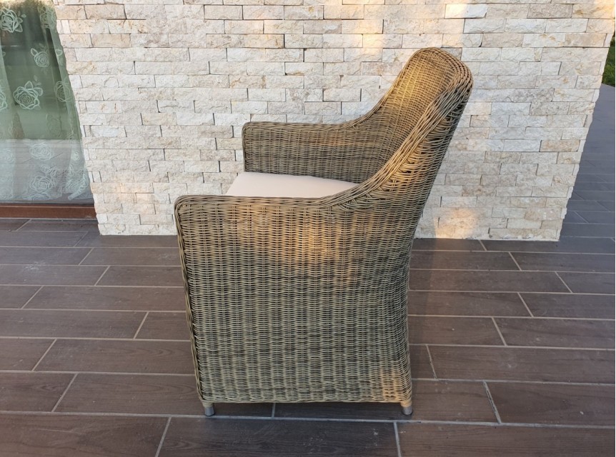 Poltrona da esterno simil rattan naturale
