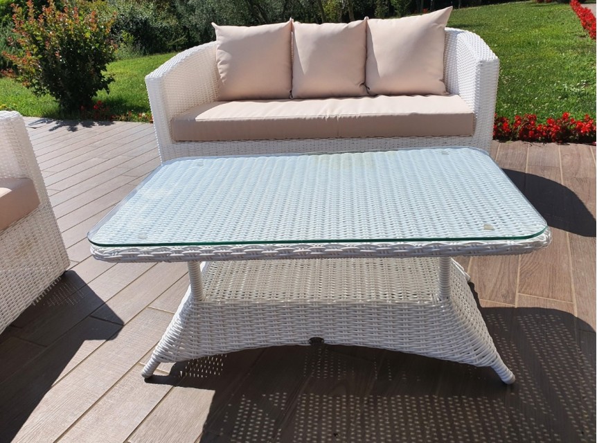 Salotto da giardino bianco