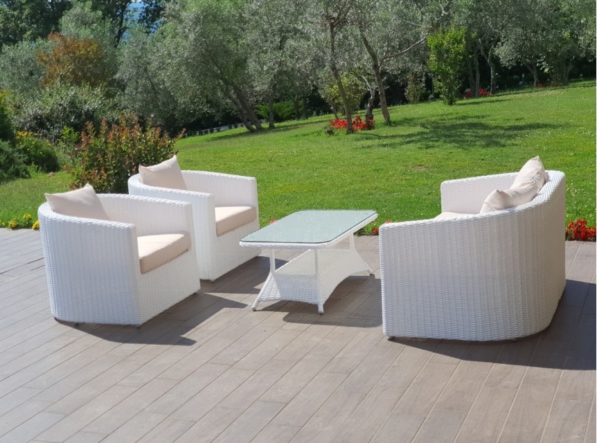 Salotto per esterno di design in polyrattan