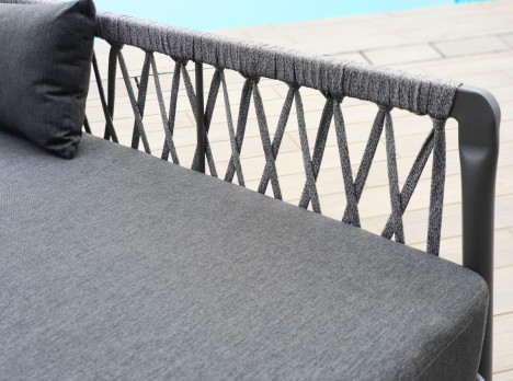 Letto due posti da esterno per rilassarsi all'aria aperta