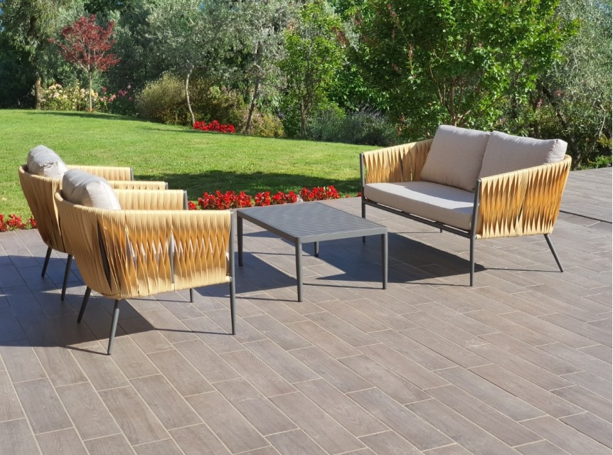 Salotto da esterno in rattan sintetico piatto