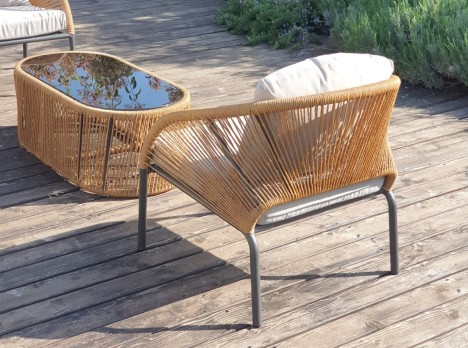 Divanetto per esterno compatto dal design elegante