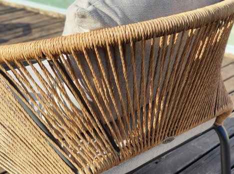 Corda intrecciata dai toni naturali