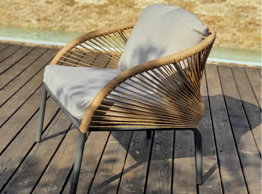 Salotto da giardino leggero in corda