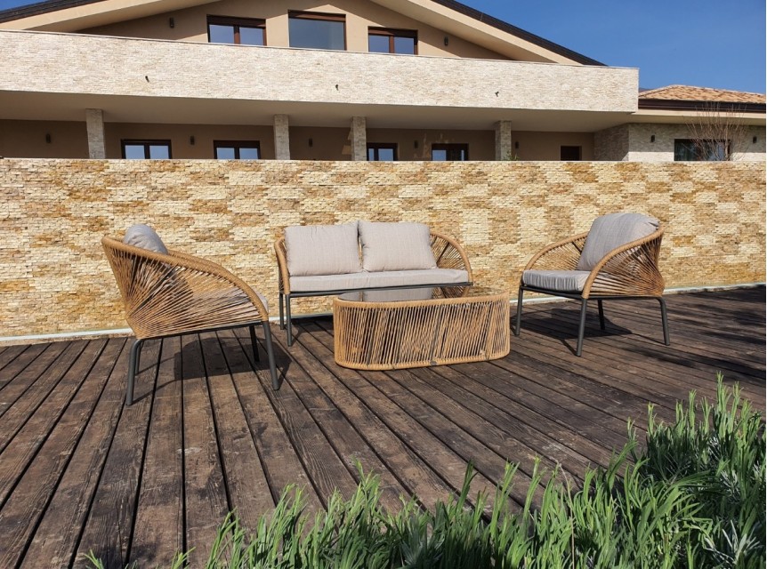 Salottino da esterno di design in alluminio e corda