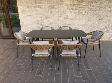 Set tavolo e poltrone da pranzo per esterno Calipso