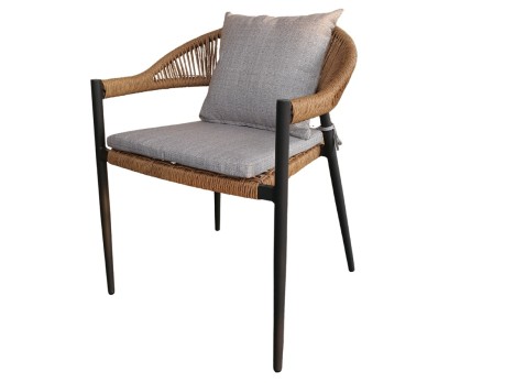 Set pranzo da esterno di design tavolo e poltrone impilabili