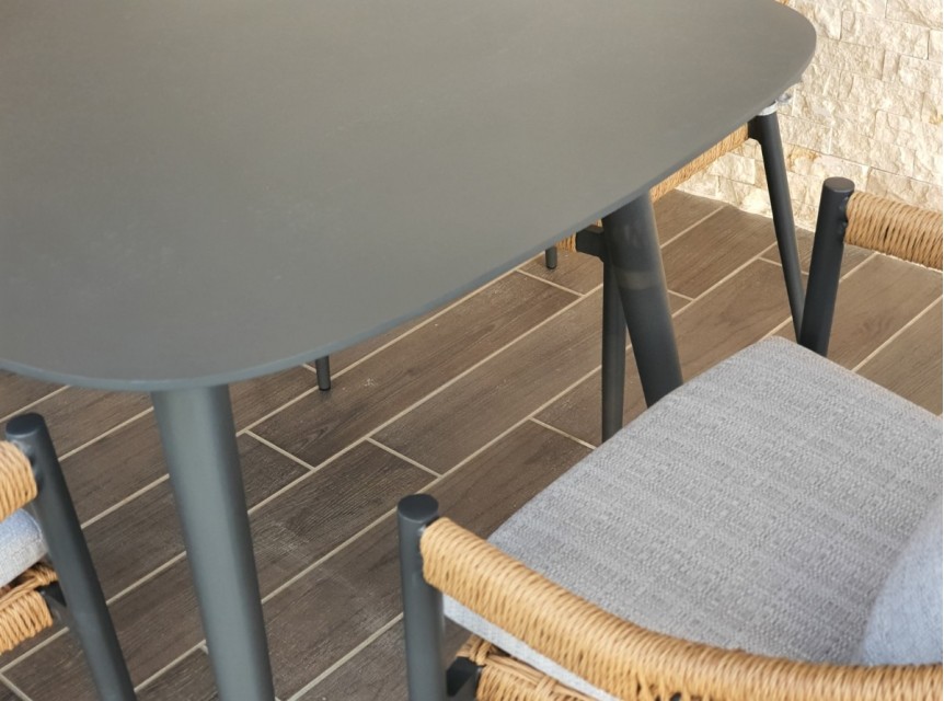 Tavolo da esterno in alluminio pieno