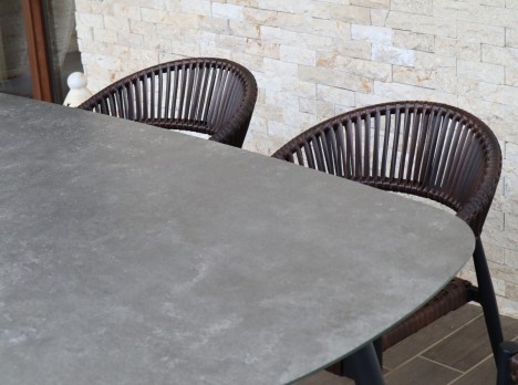 Poltroncina da esterno impilabile per strutture ricettive