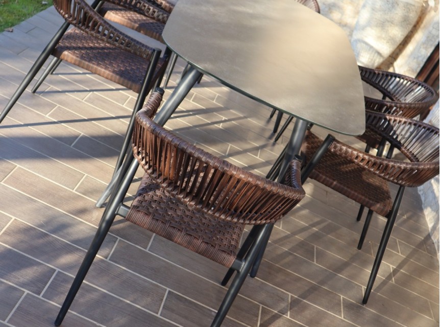 Poltroncina per giardino alluminio e fibra sintetica intrecciata