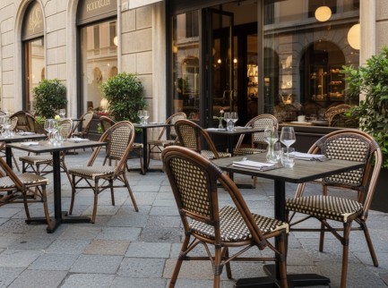 Sedia bistro da esterno in stile francese impilabile 2