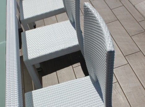 Tavolo gigante per esterno con sedie