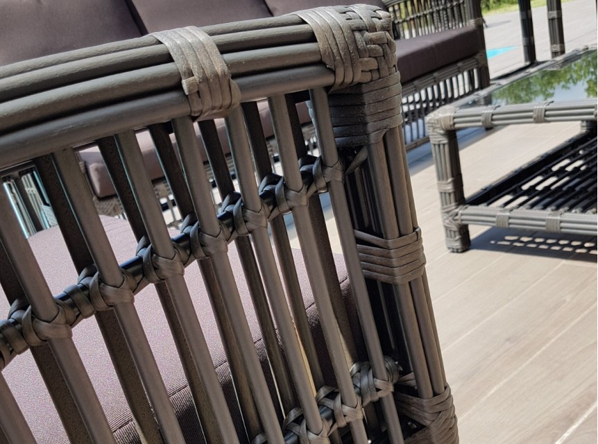 Intreccio artigianale in fibra sintetica