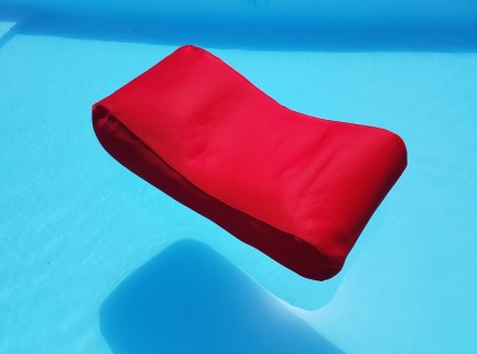 Lettino imbottito galleggiante per piscina 2