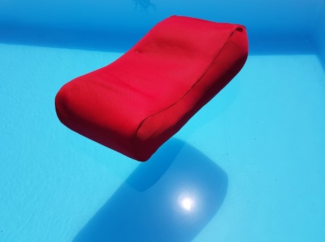 Galleggiante per piscina in tessuto ergonomico