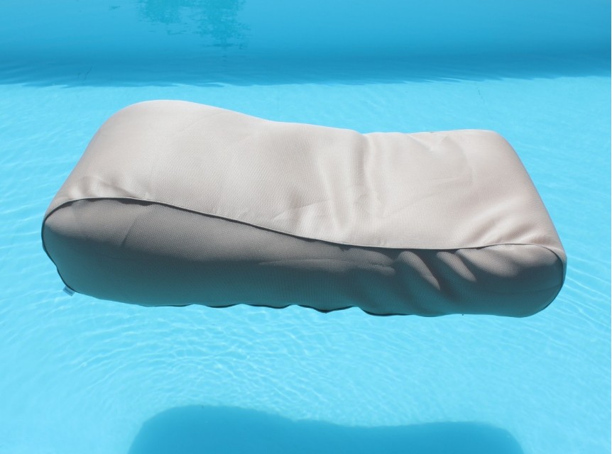 Lettino galleggiante per piscina in tessuto