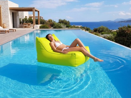 Poltrona galleggiante imbottita per piscina con tessuto alveolare 2
