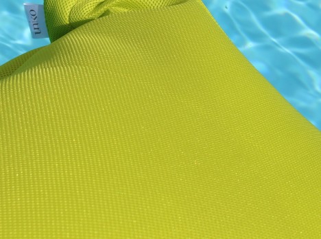 Dettaglio tessuto poltrona Aqua giallo