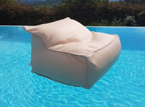 Poltrona galleggiante Aqua tortora vista laterale, forma ergonomica e massima stabilità sull’acqua