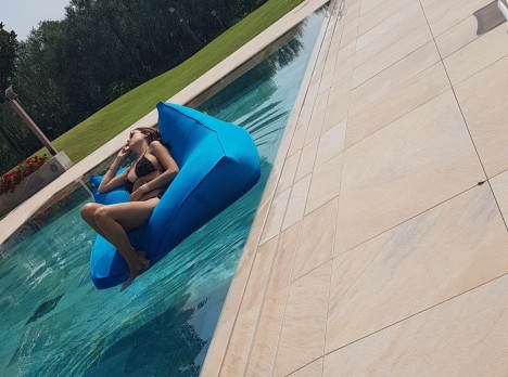 Divano galleggiante per piscina in tessuto outdoor