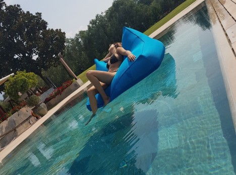 Poltrona galleggiante in tessuto per piscina