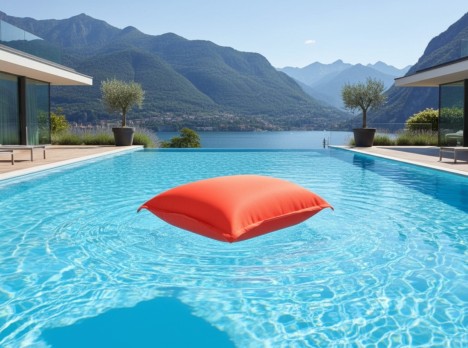 Cuscino grande morbido per relax in piscina